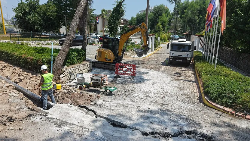 Marmaris İçmeler'de 35 Yıllık Kanalizasyon Hattı Yenileniyor