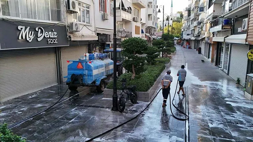 Marmaris Sevgi Yolu'nda temizlik çalışması