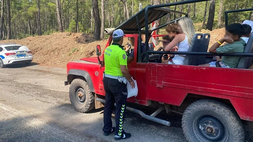Marmaris'te cip safari araçlarına denetimde yakalanan alkollü sürücüye işlem uygulandı