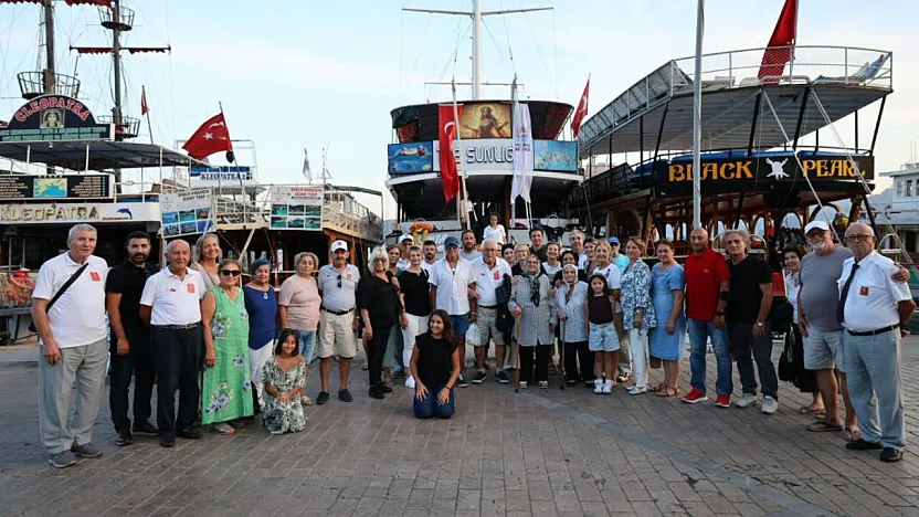 Marmaris'te gazilere tekne turu