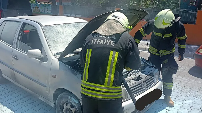 Marmaris'te Seyir Halindeki Otomobilde Çıkan Yangın Söndürüldü