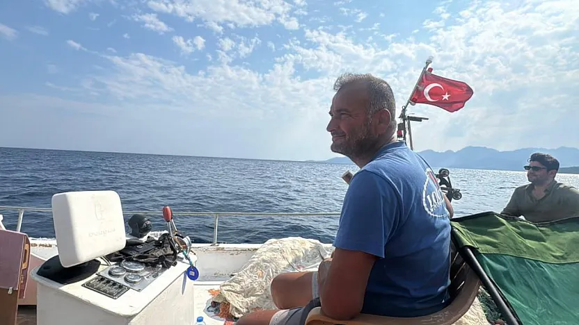 Marmaris'te yangının gönüllü kahramanı: Balıkçı Yusuf Balcı ekiplerin yardımına koştu