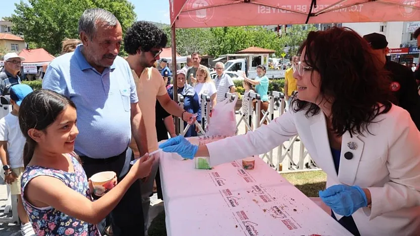 Menteşe Belediyesi'nden vatandaşlara aşure ikramı