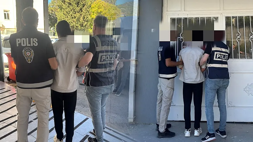 Menteşe'de Atatürk büstünü yerinden sökerek götüren şahıs yakalandı