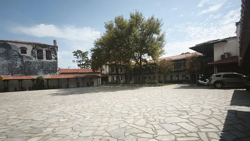 Menteşe'deki bazı tarihi taşınmazlar Mihrişah Valide Sultan Vakfı'na tescil ediliyor