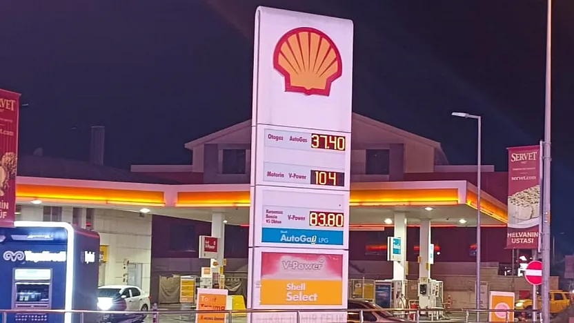Motorin 100 lirayı aştı! Fethiye'de tabelalar üç haneli fiyata geçemedi
