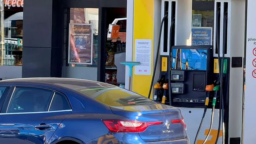 Motorine 6,40 lira zam, benzine 96 kuruş indirim bekleniyor