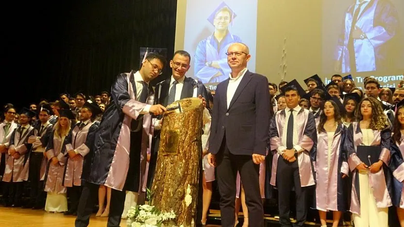 MSKÜ Tıp Fakültesi'nde 187 genç hekim şifa dağıtmak için yola çıktı