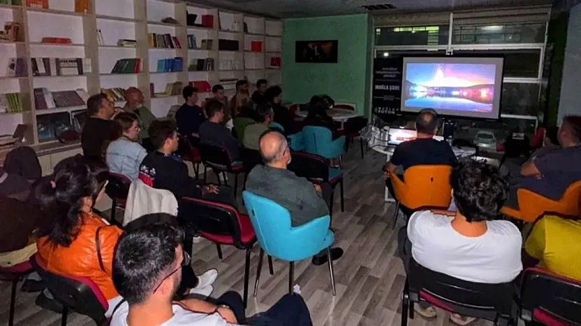 Muğla'da gençler fotoğrafçılık eğitimiyle kendi hikayelerini karelere sığdırıyor