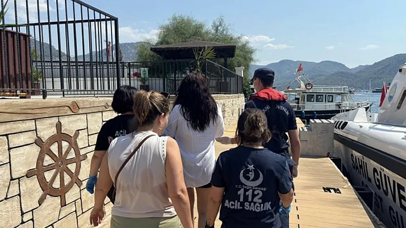 Muğla'da gezi teknesinde yaralanan vatandaş için tıbbi tahliye