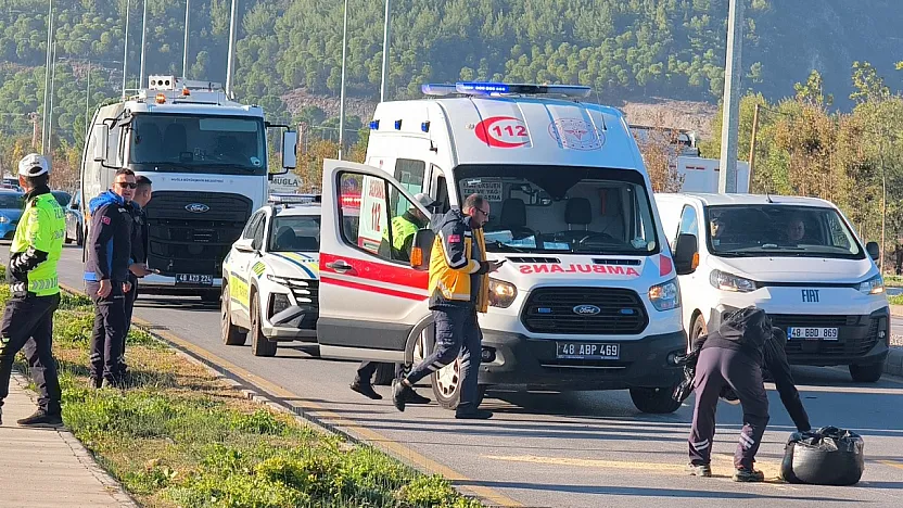 Muğla'da motosiklet ile otomobil çarpıştı: 1 yaralı
