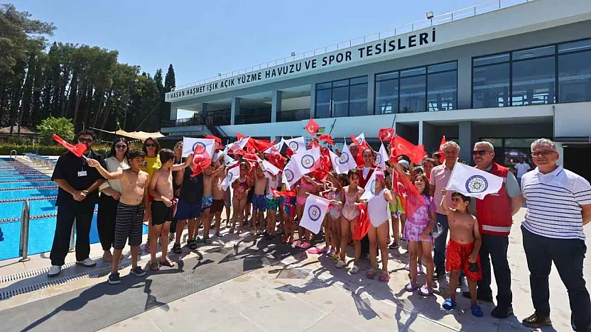 Muğla'da 'Yeşilden Maviye' Projesiyle Çocuklara Yüzme Eğitimi