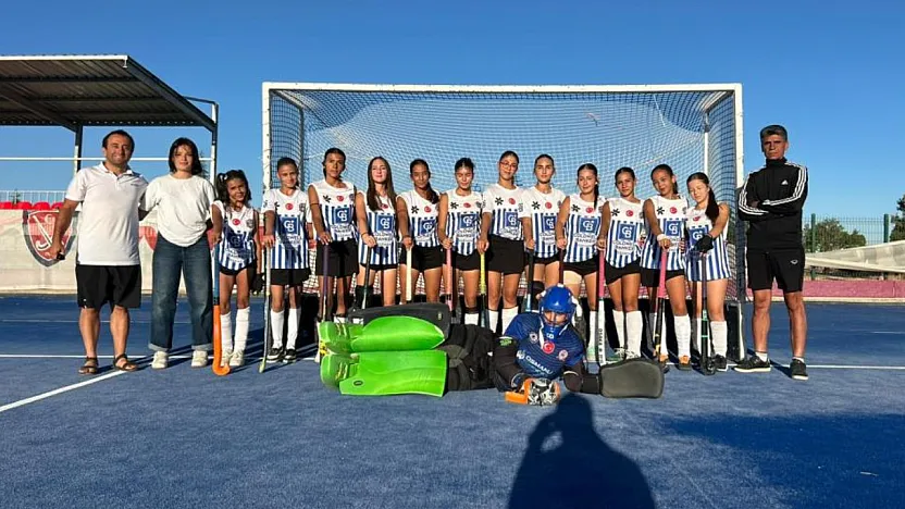 Muğla'nın U14 Kız Hokey takımı Türkiye 5'incisi oldu
