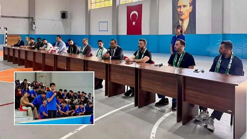 Muğlasporlu futbolcular öğrencilerle buluştu