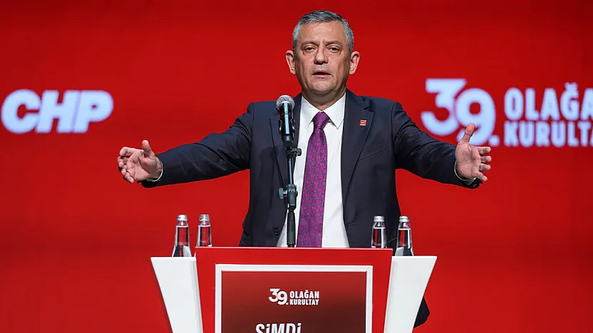 Özgür Özel'den Tarihi Açıklama: CHP Grup Kürsüsüne Veda Etti, Yeni Parti Kuracaklarını Duyurdu