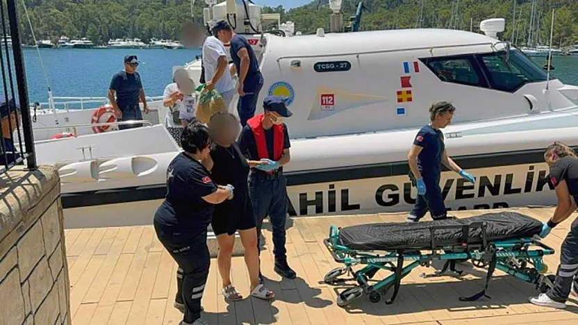 Sahil güvenlik, Fethiye açıklarında gezi teknesi ve ticari yattan iki kişiye tıbbi tahliye gerçekleştirdi