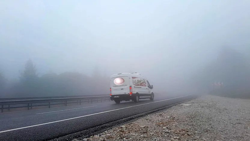 Sakar rampasında yoğun sis: Görüş mesafesi 5 metreye düştü