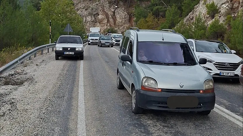 Seydikemer'de iki kamyon kazaya karıştı, ulaşımda yoğunluk yaşandı
