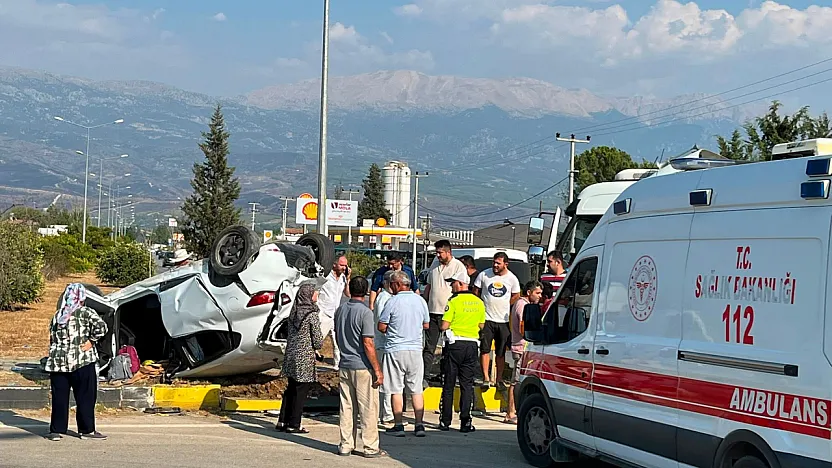 Seydikemer'de tır ile otomobil çarpıştı: 4 yaralı