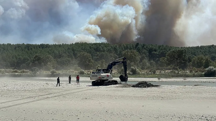 Seydikemer'de Yangına Havadan Müdahale İçin Eşen Çayı'nda Havuzlar Açılıyor