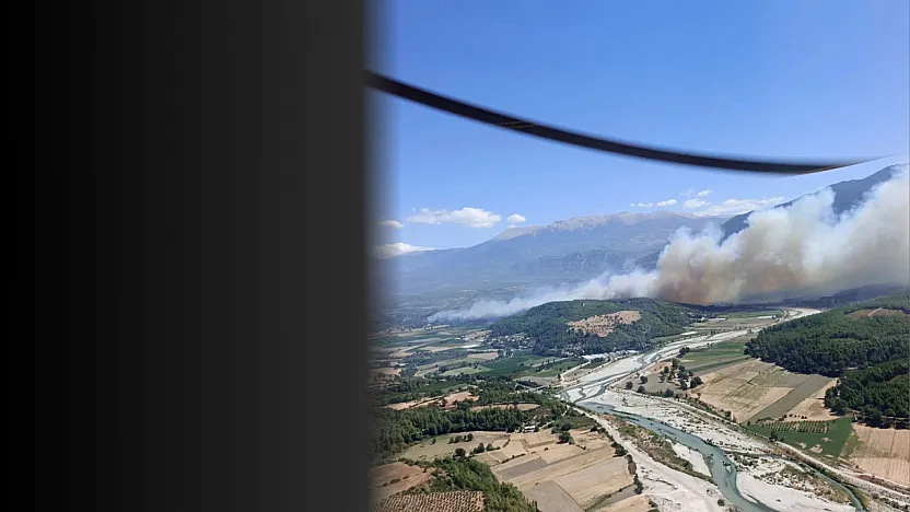 Seydikemer Korubükü'ndeki Orman Yangınına Güçlü Müdahale: 6 Helikopter ve 1 Uçak Görevde