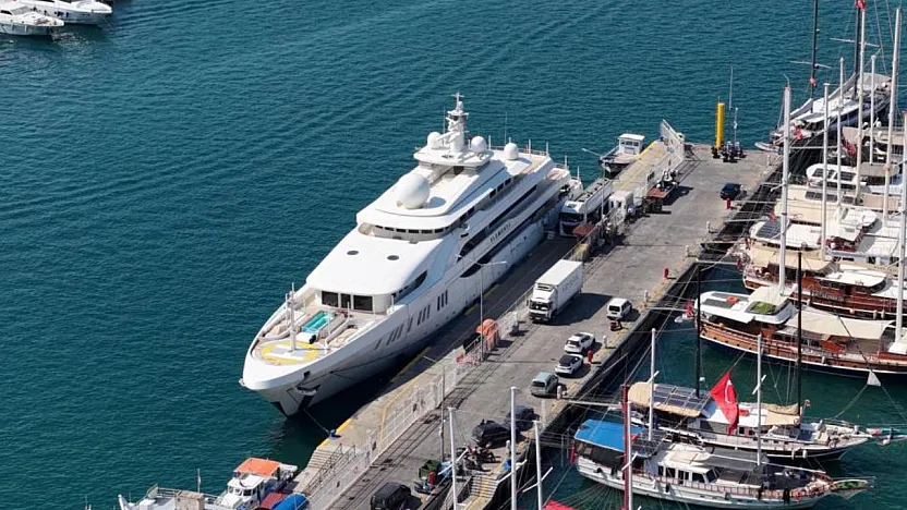 Suudi milyarderin 125 milyon dolarlık mega yatı Fethiye'de 100 ton akaryakıt aldı