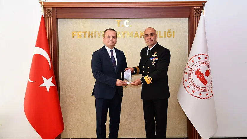 Tuğamiral Emre Ahmet İnal'dan Fethiye Kaymakamı Akkaya'ya Cumhuriyet Bayramı ziyareti