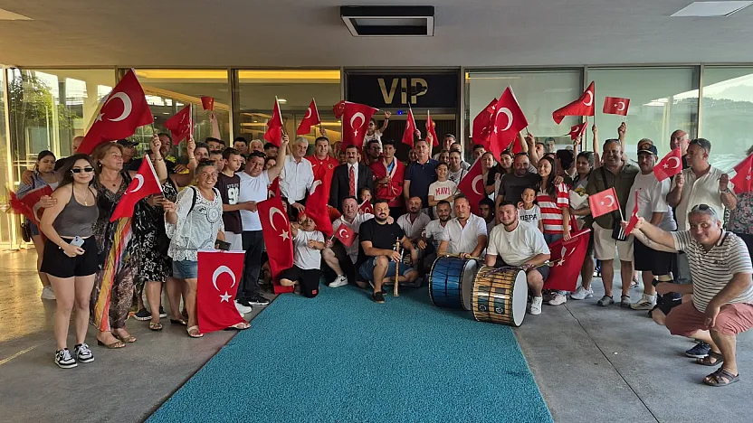 Türk kanosu adına ilke imza atan Rahmi Kaan Karahan, Muğla'da törenle karşılandı