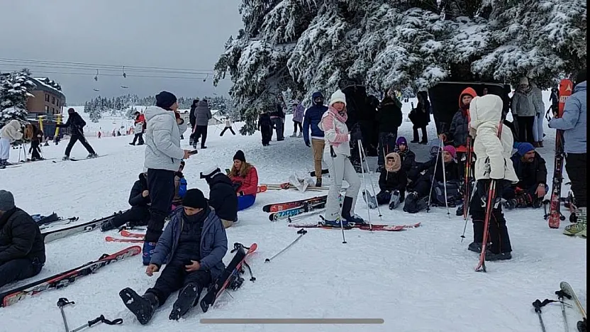 Uludağ'da mahsur kalan tatilciler kurtarıldı