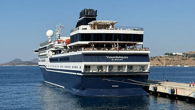 'Vidanta World's Elegant' kruvaziyeri 119 yolcuyla Bodrum'a geldi