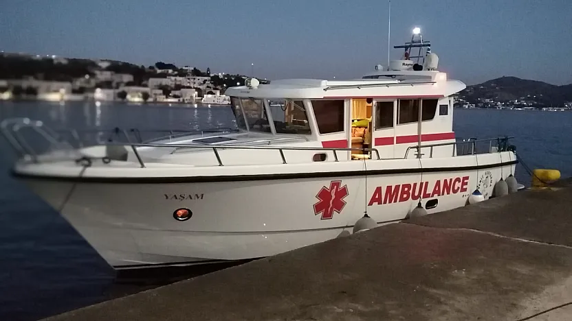 Yunanistan'da rahatsızlanan Türk çocuk deniz ambulansıyla Bodrum'daki hastaneye ulaştırıldı