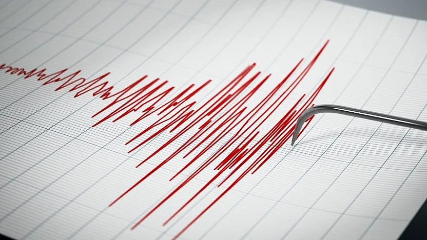 Yunanistan Oniki Adalar'da 5.3 Büyüklüğünde Deprem! Fethiye'de de hissedildi