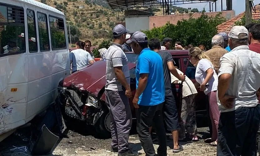 Aydın Bozdoğan'da Trafik Kazası: 3 Kişi Yaralandı