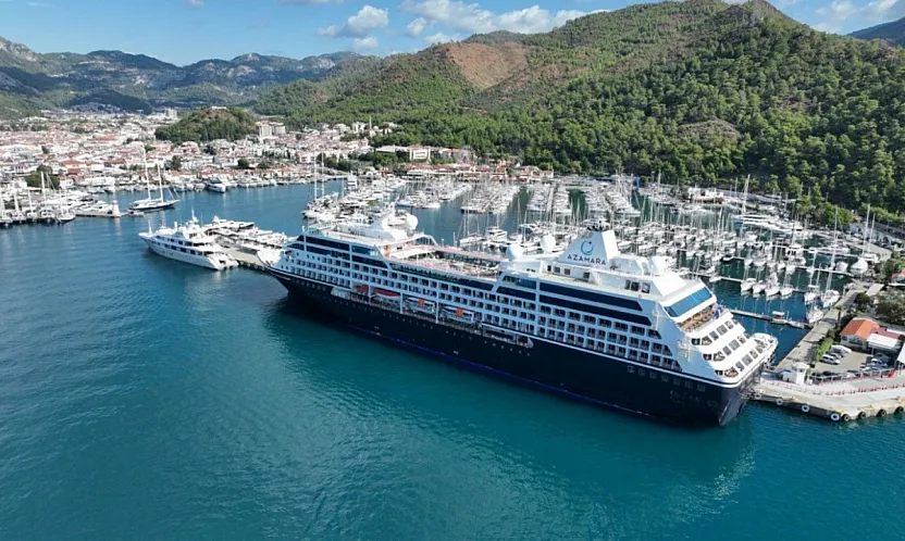 'Azamara Onward' kruvaziyeri Marmaris'e 668 turist getirdi