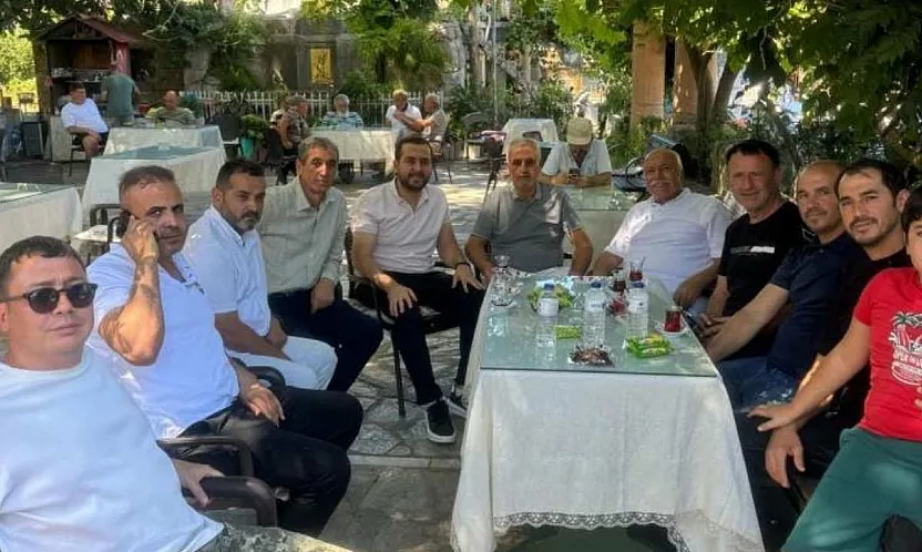 Bakan Uraloğlu Marmaris'te yolları inceledi, vatandaşlarla bir araya geldi