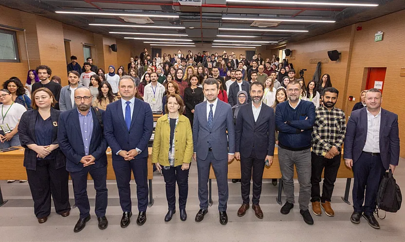 Basın İlan Kurumu Genel Müdürü Abdulkadir Çay, İstanbul Üniversitesi öğrencileriyle buluştu