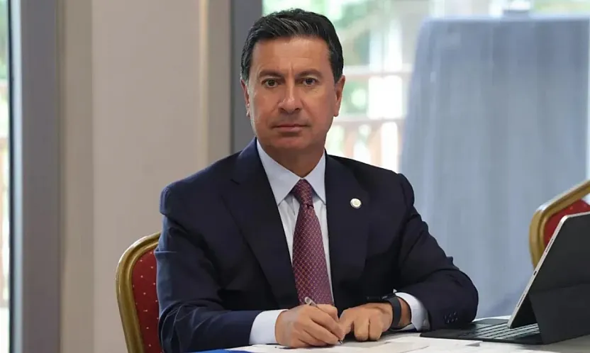 Başkan Ahmet Aras'tan Menteşe'de Türk Bayrağına yönelik saldırıya tepki