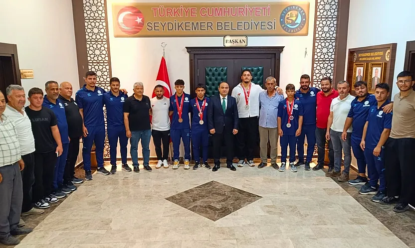 Başkan Akdenizli: 'Seydikemer, Kırkpınar'da tarih yazmaya devam ediyor'