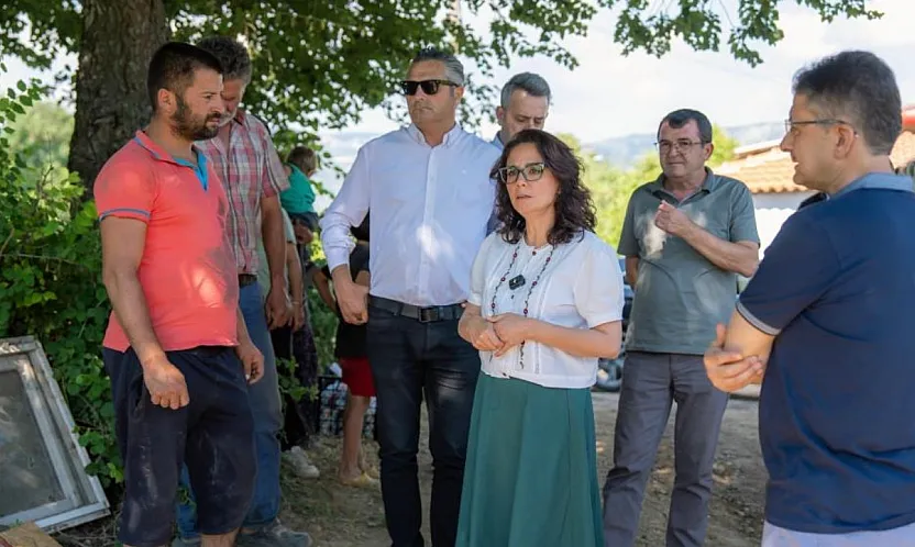 Başkan Köksal Aras yangında evleri zarar gören aileyi ziyaret etti