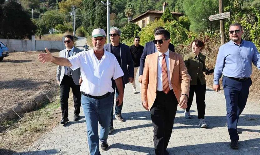 Başkan Ünlü Çetibeli'nde yol çalışmalarını inceledi