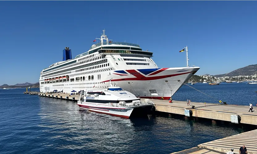 Bodrum'a 'Aurora' kruvaziyeriyle 1814 turist geldi