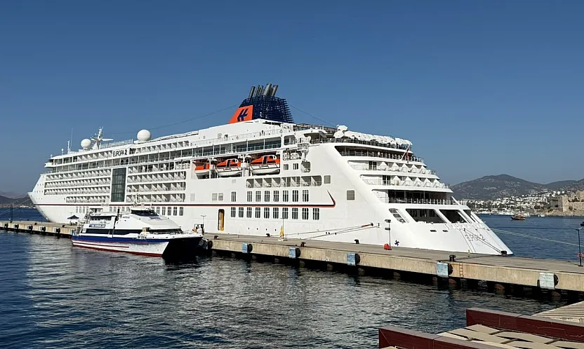 Bodrum'a 'Europa 2' kruvaziyeriyle 480 turist geldi