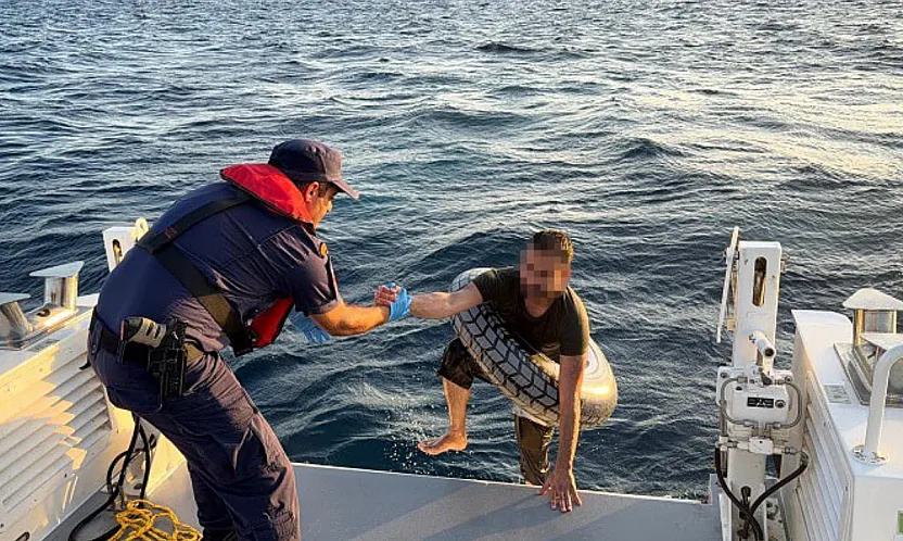 Bodrum Açıklarında Yüzerek Yunanistan'a Geçmeye Çalışan Göçmen Yakalandı