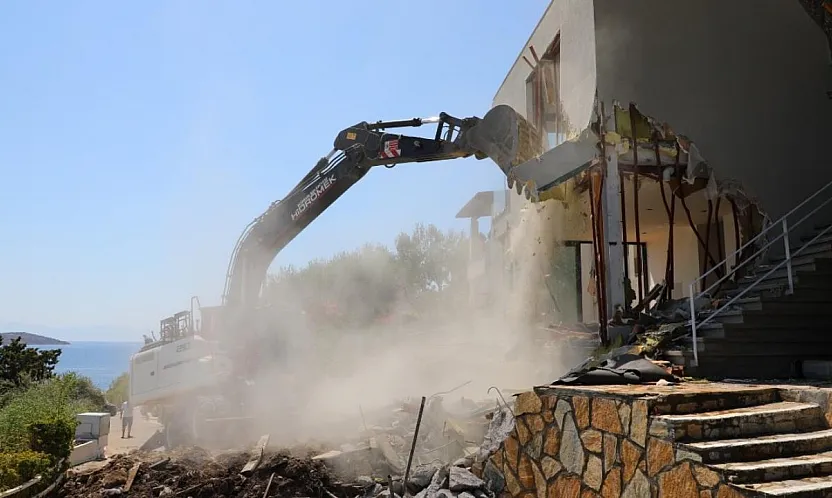 Bodrum'da 8 ayda 74 kaçak yapı yıkıldı
