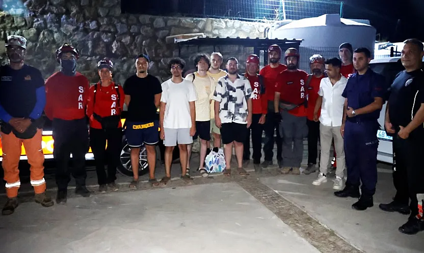 Bodrum'da dağlık alanda mahsur kalan 5 kişi kurtarıldı
