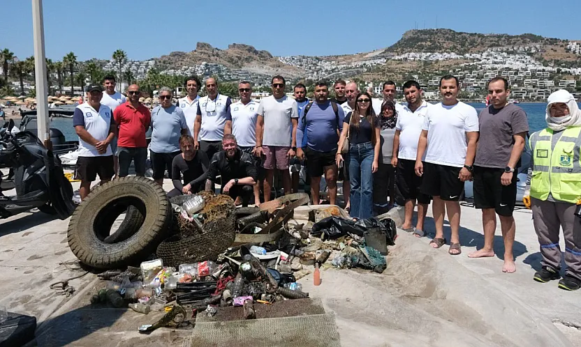 Bodrum'da deniz dibi temizliği yapıldı