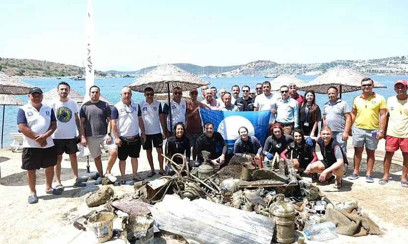 Bodrum'da deniz dibinden 370 kilogram atık çıkarıldı