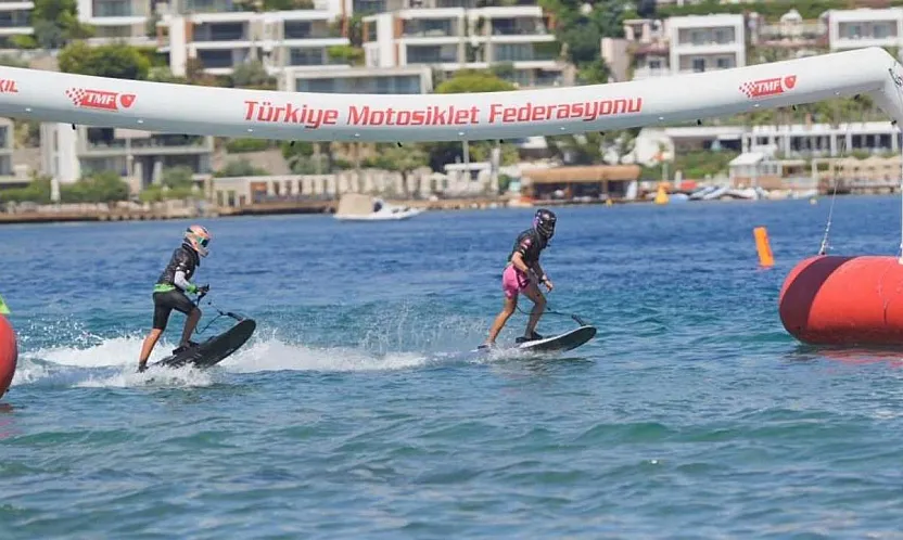 Bodrum'da deniz üzerinde hız ve adrenalin yarışı