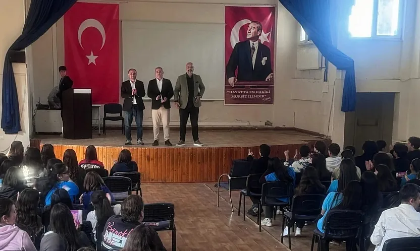 Bodrum'da öğrenciler yazarla buluştu