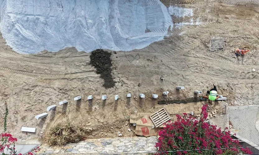 Bodrum'da parke yol çalışmaları sürüyor